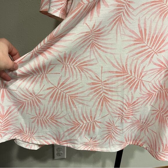 LuLaRoe perfect tee pink leaves loose fit short sleeve shirt - Picture 4 of 12